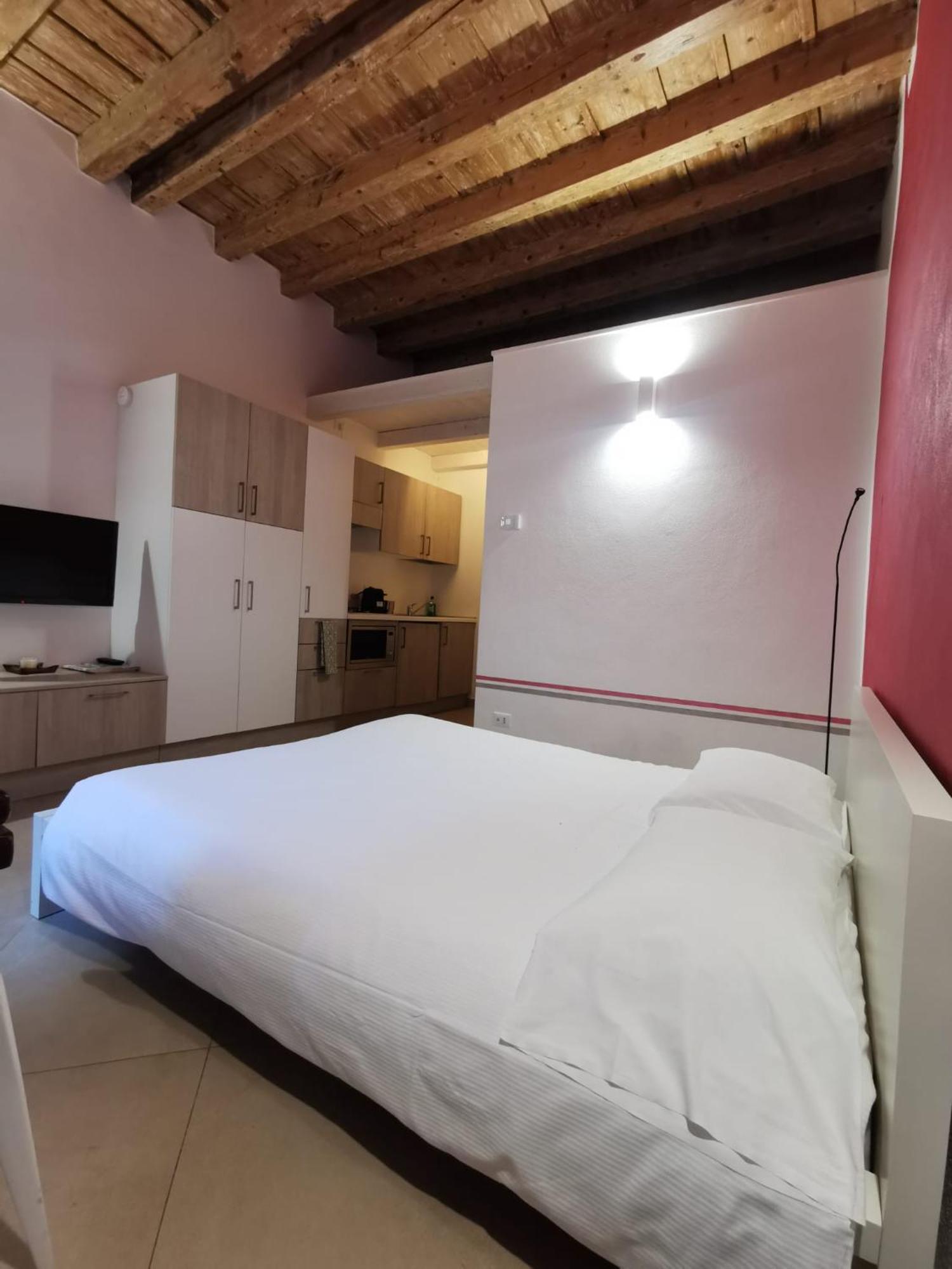 Flora Inn, Super Sweet - Centro Apartment *